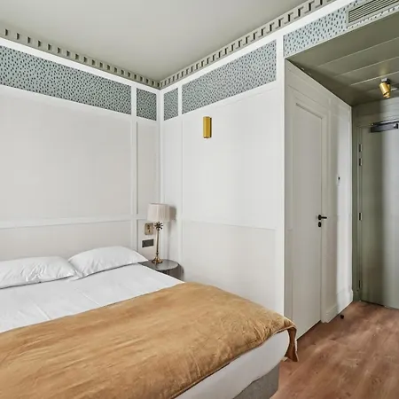 D'win Hotel 2*