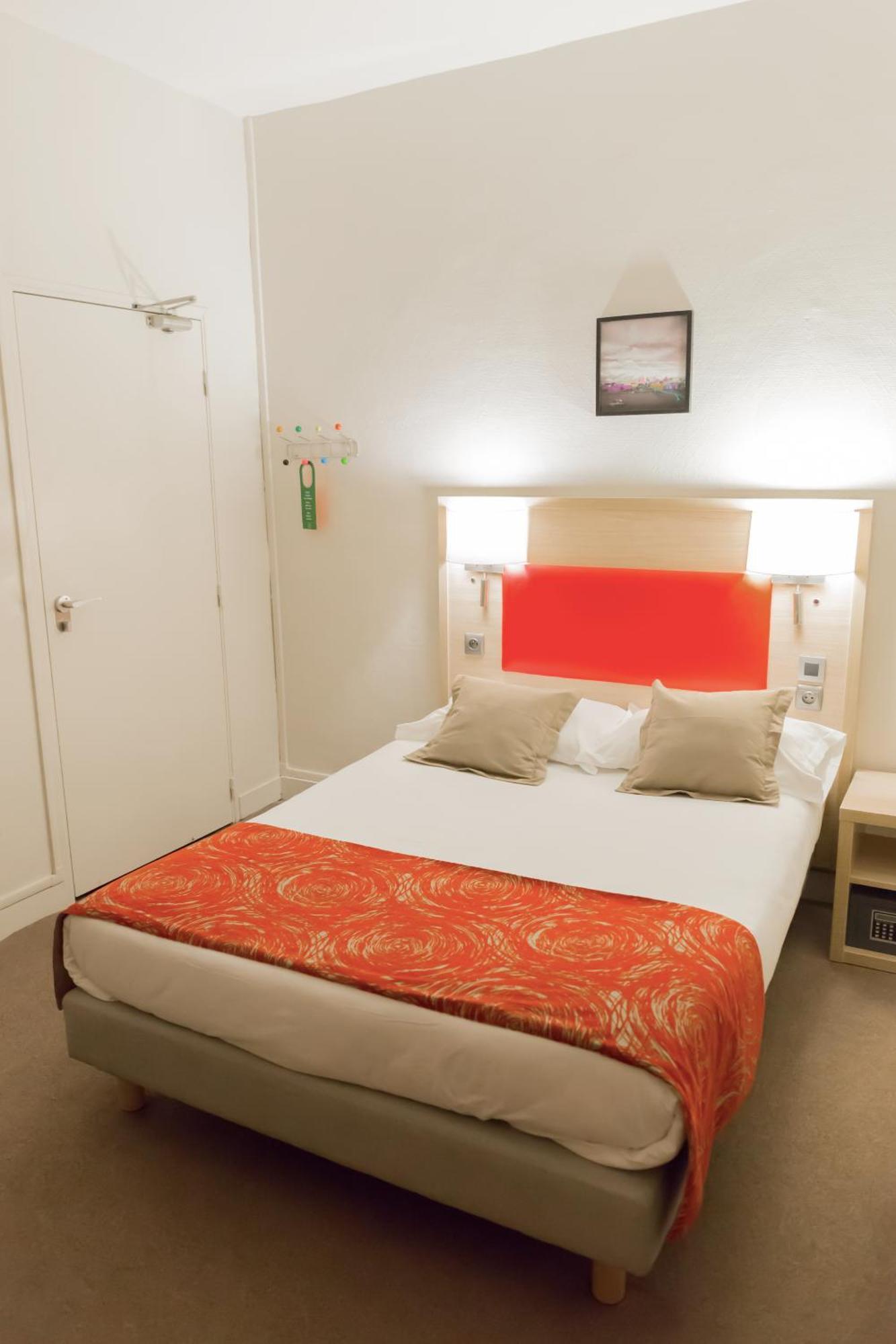 Hotel D'win 2*