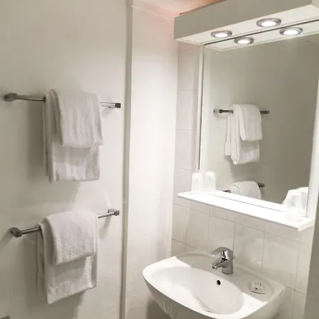 D'win Hotel 2*